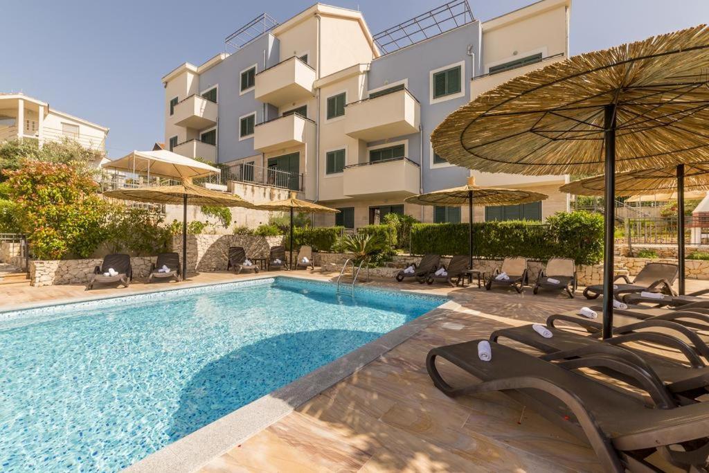 Apartment Carica Слатине Екстер'єр фото