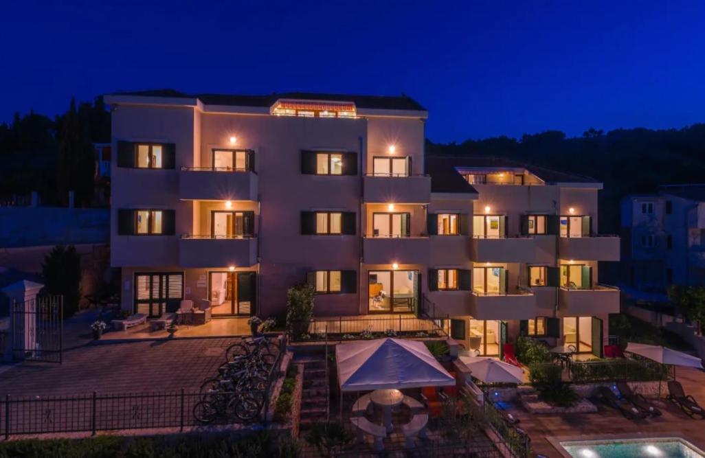 Apartment Carica Слатине Екстер'єр фото